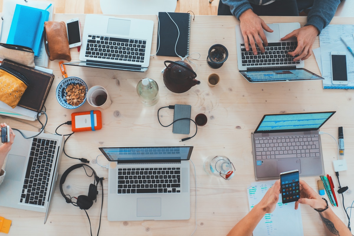 Anthropic Formalizes Its Channel: Services Track and Partner Hub